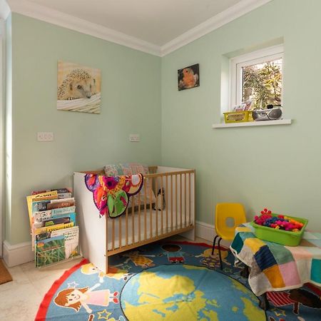 Sunningdale - Beach Side Cottage, Sea Views, Parking ซอนเดอร์สฟุต ภายนอก รูปภาพ