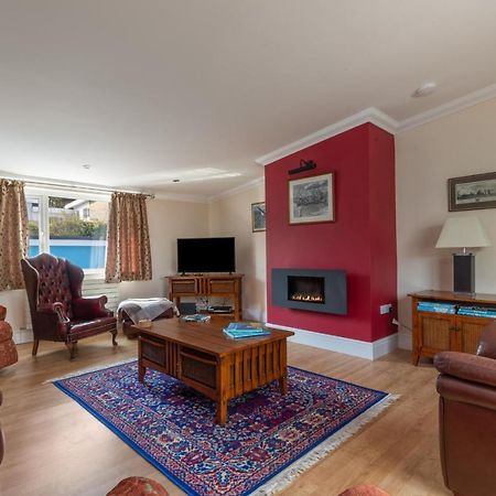 Sunningdale - Beach Side Cottage, Sea Views, Parking ซอนเดอร์สฟุต ภายนอก รูปภาพ