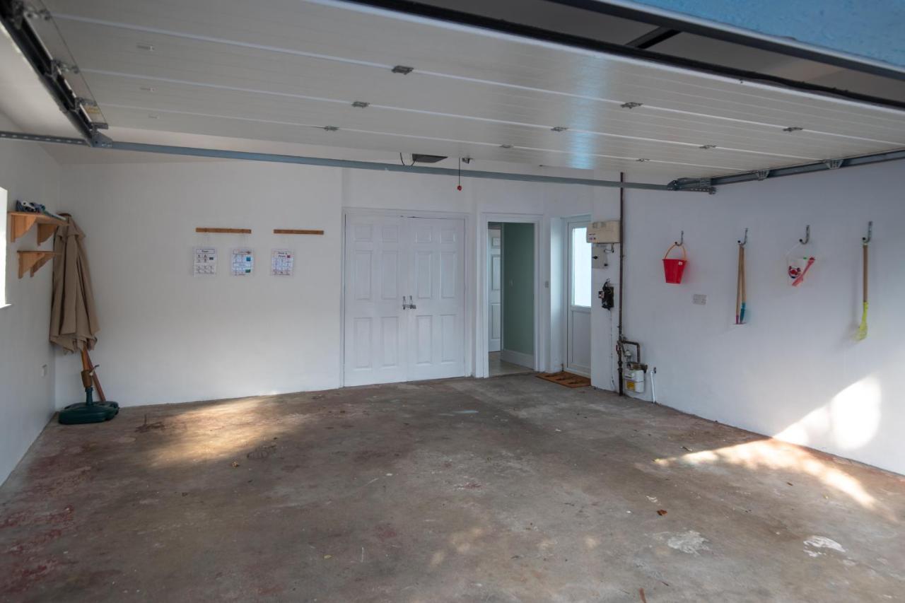 Sunningdale - Beach Side Cottage, Sea Views, Parking ซอนเดอร์สฟุต ภายนอก รูปภาพ
