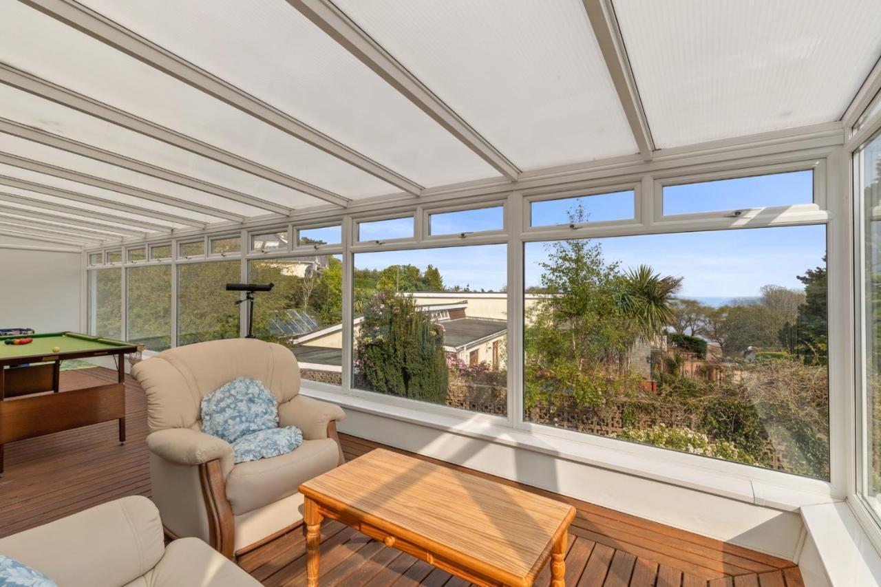 Sunningdale - Beach Side Cottage, Sea Views, Parking ซอนเดอร์สฟุต ภายนอก รูปภาพ